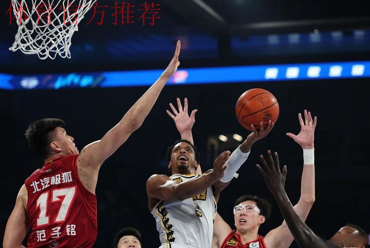 CBA疯狂一夜！广厦爆冷惨败辽篮，北京破纪录大胜新疆，青岛两连胜